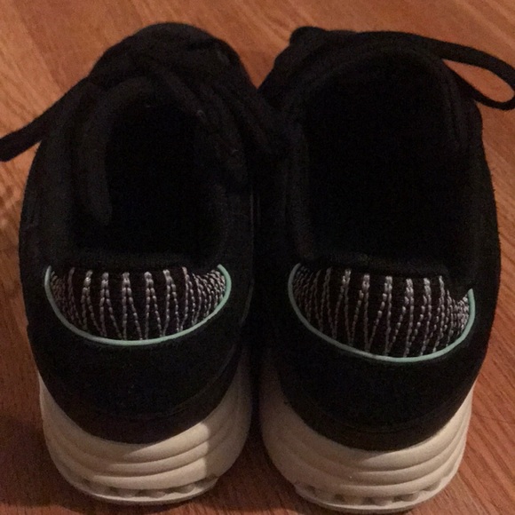 Adidas - Picture 2 of 7